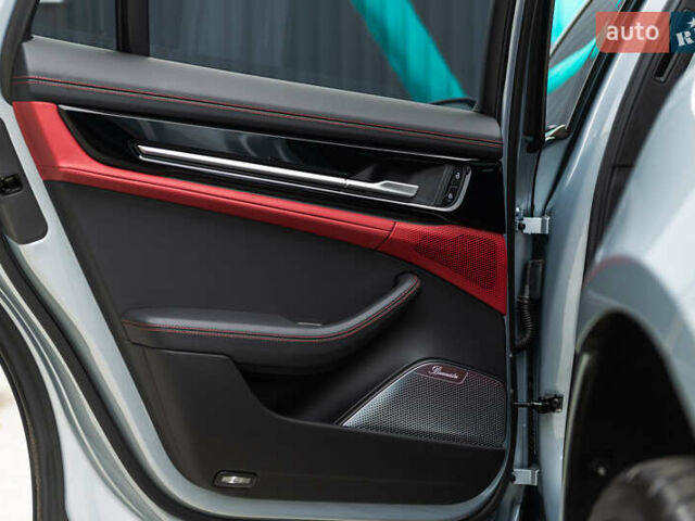 Серый Порше Панамера, объемом двигателя 4 л и пробегом 4 тыс. км за 325000 $, фото 40 на Automoto.ua