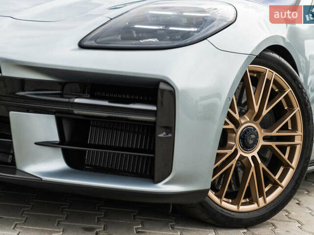 Серый Порше Панамера, объемом двигателя 4 л и пробегом 4 тыс. км за 325000 $, фото 1 на Automoto.ua