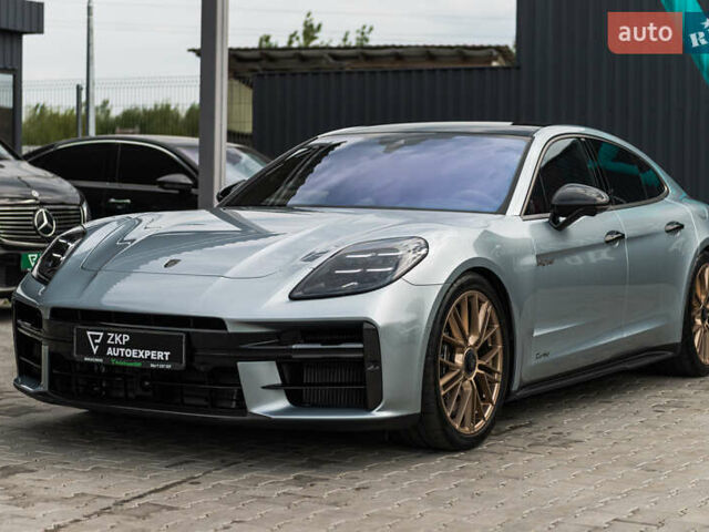 Серый Порше Панамера, объемом двигателя 4 л и пробегом 4 тыс. км за 325000 $, фото 6 на Automoto.ua