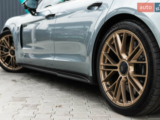 Серый Порше Панамера, объемом двигателя 4 л и пробегом 4 тыс. км за 325000 $, фото 12 на Automoto.ua