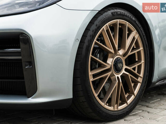 Серый Порше Панамера, объемом двигателя 4 л и пробегом 4 тыс. км за 325000 $, фото 24 на Automoto.ua