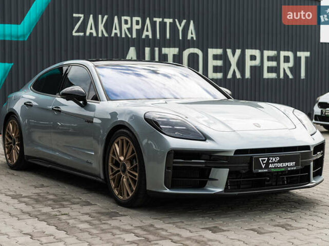 Серый Порше Панамера, объемом двигателя 4 л и пробегом 4 тыс. км за 325000 $, фото 5 на Automoto.ua