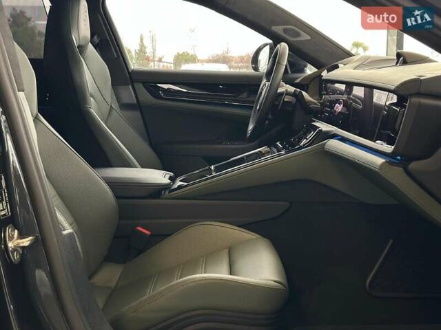 Серый Порше Панамера, объемом двигателя 4 л и пробегом 21 тыс. км за 295000 $, фото 22 на Automoto.ua