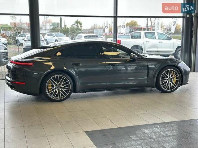 Серый Порше Панамера, объемом двигателя 4 л и пробегом 21 тыс. км за 295000 $, фото 5 на Automoto.ua