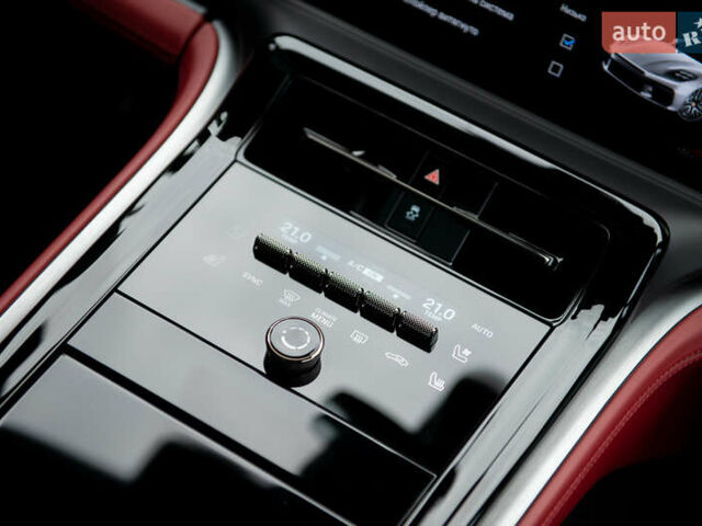 Серый Порше Панамера, объемом двигателя 4 л и пробегом 4 тыс. км за 325000 $, фото 33 на Automoto.ua