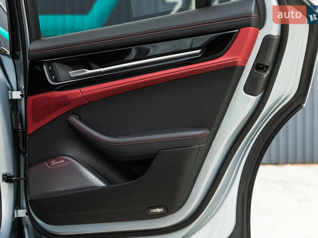 Серый Порше Панамера, объемом двигателя 4 л и пробегом 4 тыс. км за 325000 $, фото 43 на Automoto.ua