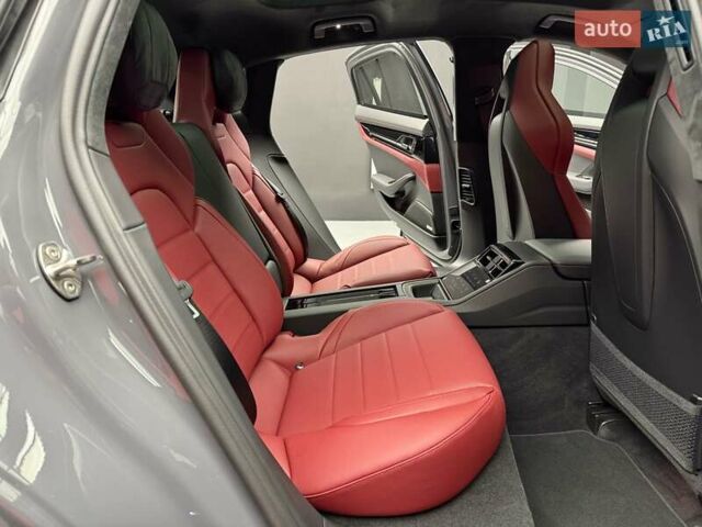 Сірий Порше Panamera, об'ємом двигуна 4 л та пробігом 1 тис. км за 235900 $, фото 48 на Automoto.ua