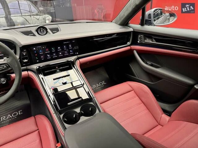 Сірий Порше Panamera, об'ємом двигуна 4 л та пробігом 1 тис. км за 235900 $, фото 38 на Automoto.ua