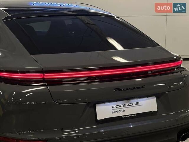 Сірий Порше Panamera, об'ємом двигуна 2.89 л та пробігом 7 тис. км за 177366 $, фото 25 на Automoto.ua