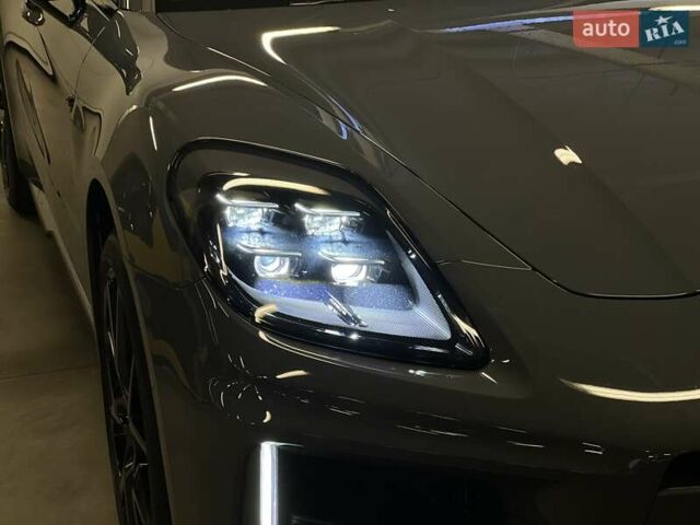 Сірий Порше Panamera, об'ємом двигуна 2.89 л та пробігом 7 тис. км за 177366 $, фото 13 на Automoto.ua