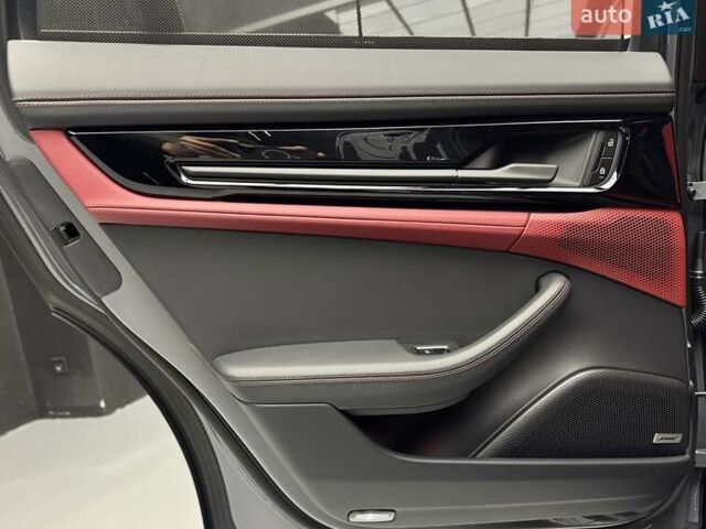 Сірий Порше Panamera, об'ємом двигуна 4 л та пробігом 1 тис. км за 235900 $, фото 40 на Automoto.ua