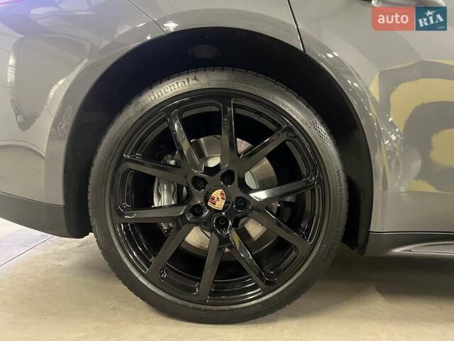 Сірий Порше Panamera, об'ємом двигуна 2.89 л та пробігом 7 тис. км за 177366 $, фото 17 на Automoto.ua