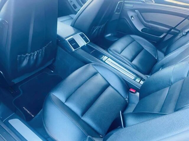 Сірий Порше Panamera, об'ємом двигуна 0.36 л та пробігом 135 тис. км за 17500 $, фото 6 на Automoto.ua