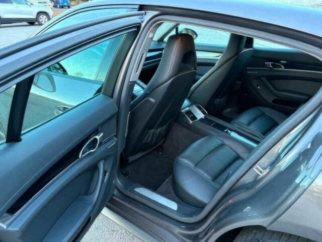 Серый Порше Панамера, объемом двигателя 3.6 л и пробегом 77 тыс. км за 8500 $, фото 11 на Automoto.ua