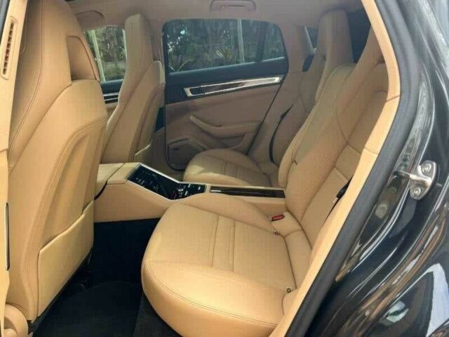 Сірий Порше Panamera, об'ємом двигуна 2.9 л та пробігом 32 тис. км за 33200 $, фото 13 на Automoto.ua