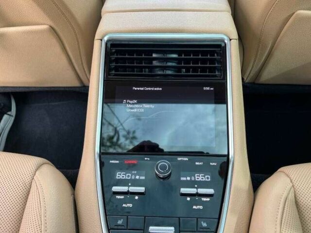 Сірий Порше Panamera, об'ємом двигуна 2.9 л та пробігом 32 тис. км за 33200 $, фото 14 на Automoto.ua