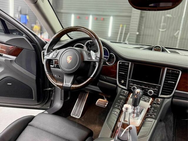 Сірий Порше Panamera, об'ємом двигуна 3.6 л та пробігом 112 тис. км за 27500 $, фото 6 на Automoto.ua