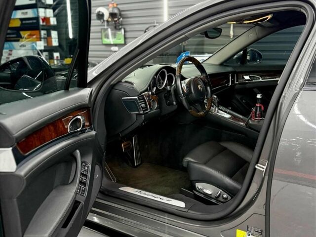 Сірий Порше Panamera, об'ємом двигуна 3.6 л та пробігом 112 тис. км за 27500 $, фото 10 на Automoto.ua
