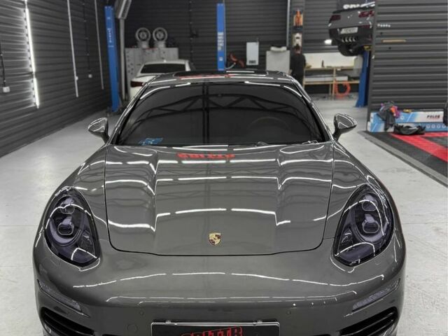 Сірий Порше Panamera, об'ємом двигуна 3.6 л та пробігом 112 тис. км за 27500 $, фото 1 на Automoto.ua