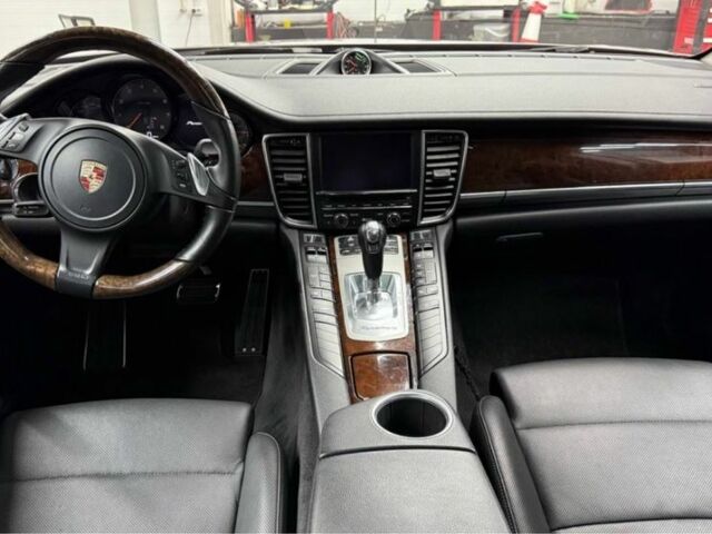 Сірий Порше Panamera, об'ємом двигуна 3.6 л та пробігом 112 тис. км за 27500 $, фото 7 на Automoto.ua