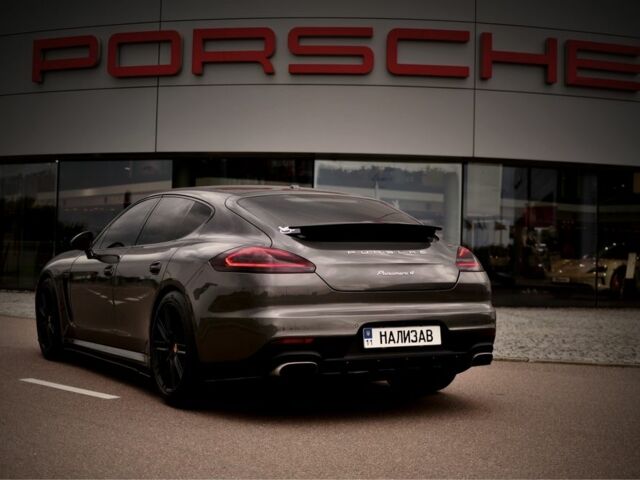 Сірий Порше Panamera, об'ємом двигуна 3.6 л та пробігом 112 тис. км за 27500 $, фото 17 на Automoto.ua