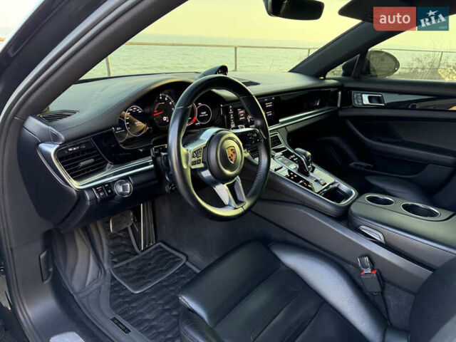 Серый Порше Панамера, объемом двигателя 2.89 л и пробегом 64 тыс. км за 62900 $, фото 18 на Automoto.ua