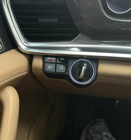 Серый Порше Панамера, объемом двигателя 2.9 л и пробегом 103 тыс. км за 63000 $, фото 21 на Automoto.ua