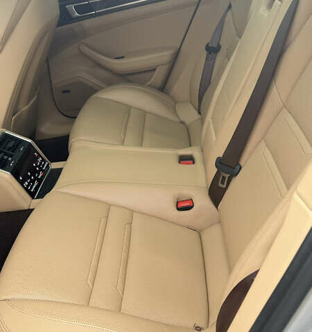 Серый Порше Панамера, объемом двигателя 2.9 л и пробегом 103 тыс. км за 63000 $, фото 7 на Automoto.ua