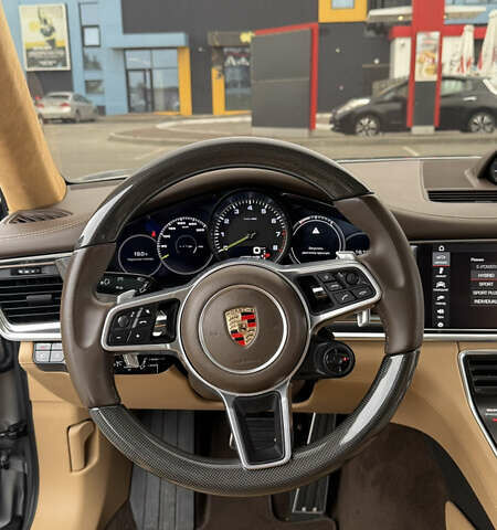 Серый Порше Панамера, объемом двигателя 2.9 л и пробегом 103 тыс. км за 63000 $, фото 10 на Automoto.ua