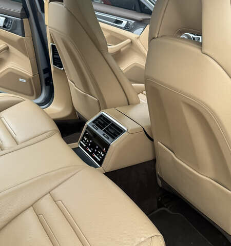 Серый Порше Панамера, объемом двигателя 2.9 л и пробегом 103 тыс. км за 63000 $, фото 8 на Automoto.ua