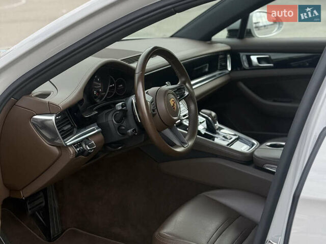 Сірий Порше Panamera, об'ємом двигуна 2.89 л та пробігом 105 тис. км за 76300 $, фото 5 на Automoto.ua