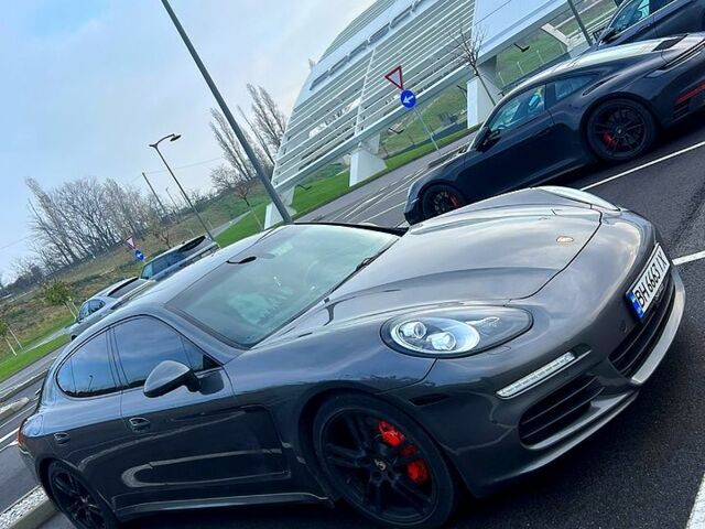 Сірий Порше Panamera, об'ємом двигуна 3 л та пробігом 80 тис. км за 40000 $, фото 1 на Automoto.ua