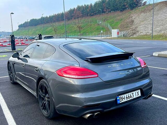 Сірий Порше Panamera, об'ємом двигуна 3 л та пробігом 80 тис. км за 40000 $, фото 9 на Automoto.ua