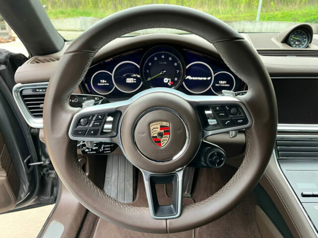 Сірий Порше Panamera, об'ємом двигуна 2.9 л та пробігом 49 тис. км за 75490 $, фото 19 на Automoto.ua