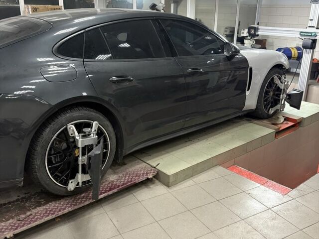 Серый Порше Панамера, объемом двигателя 2.9 л и пробегом 60 тыс. км за 60000 $, фото 7 на Automoto.ua