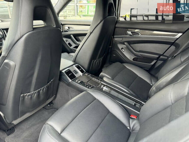 Синий Порше Панамера, объемом двигателя 4.81 л и пробегом 140 тыс. км за 42399 $, фото 5 на Automoto.ua