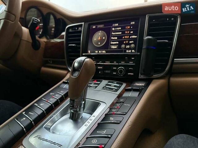 Синій Порше Panamera, об'ємом двигуна 3.61 л та пробігом 238 тис. км за 21500 $, фото 11 на Automoto.ua