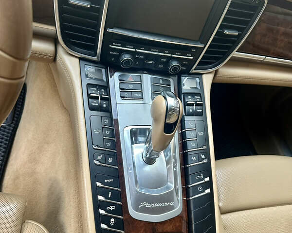 Порше Панамера 2013 в Киеве на Automoto.ua Синий Порше Панамера, объемом двигателя 4.81 л и пробегом 115 тыс. км за 32500 $, фото 18 на Automoto.ua