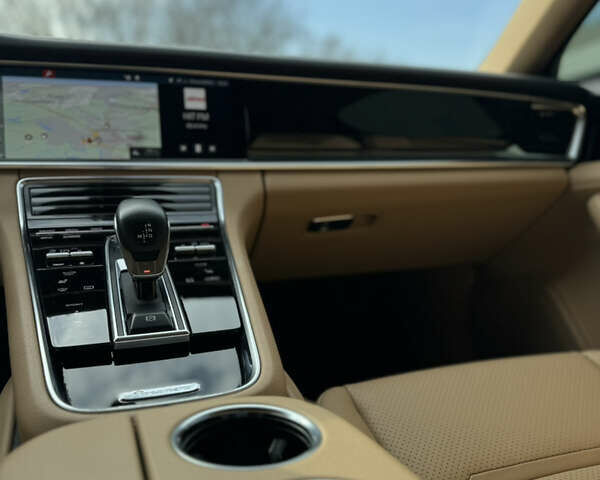 Синій Порше Panamera, об'ємом двигуна 3 л та пробігом 63 тис. км за 65600 $, фото 133 на Automoto.ua