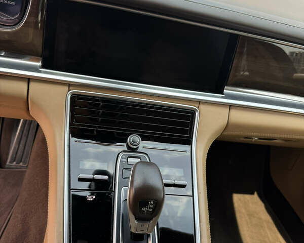 Синий Порше Панамера, объемом двигателя 4 л и пробегом 45 тыс. км за 79000 $, фото 14 на Automoto.ua