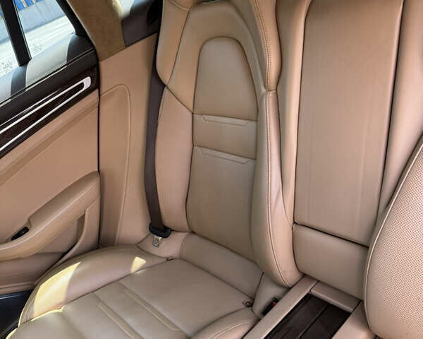 Синий Порше Панамера, объемом двигателя 4 л и пробегом 45 тыс. км за 79000 $, фото 20 на Automoto.ua