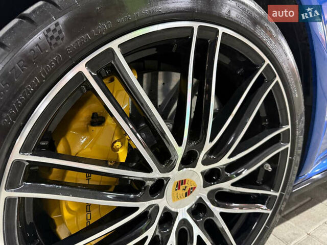 Синий Порше Панамера, объемом двигателя 4 л и пробегом 48 тыс. км за 68000 $, фото 2 на Automoto.ua