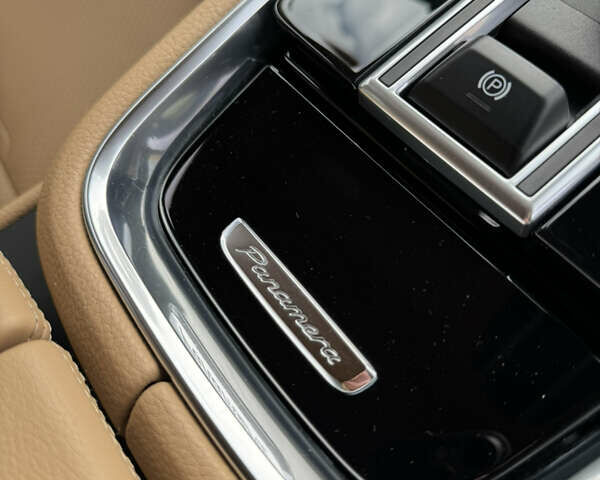 Синій Порше Panamera, об'ємом двигуна 3 л та пробігом 63 тис. км за 65600 $, фото 171 на Automoto.ua