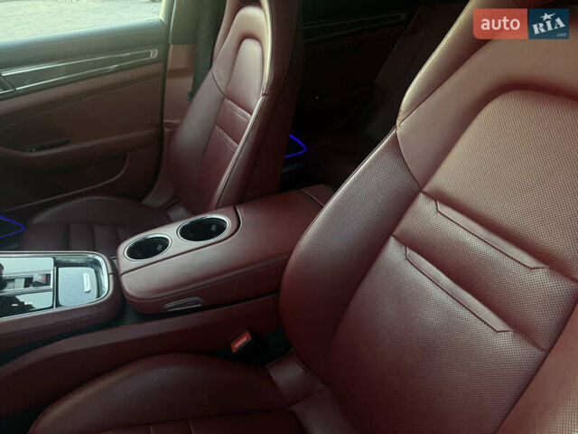 Синий Порше Панамера, объемом двигателя 4 л и пробегом 89 тыс. км за 82000 $, фото 9 на Automoto.ua