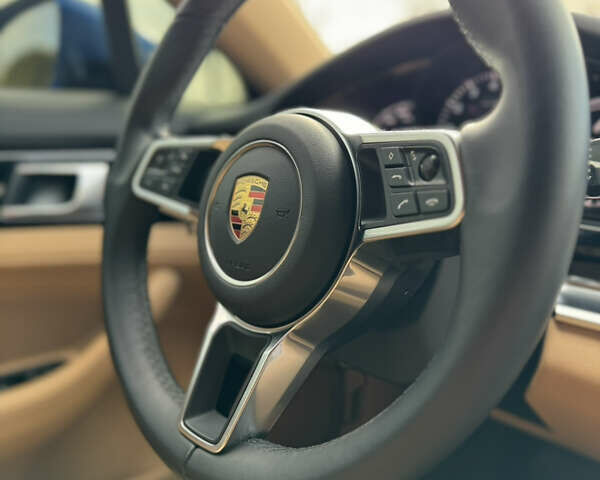 Синій Порше Panamera, об'ємом двигуна 3 л та пробігом 63 тис. км за 63800 $, фото 7 на Automoto.ua