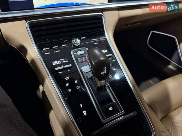 Синий Порше Панамера, объемом двигателя 4 л и пробегом 48 тыс. км за 68000 $, фото 6 на Automoto.ua