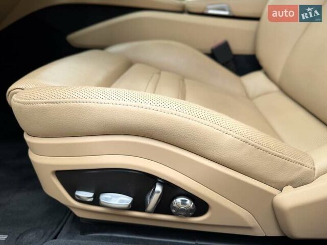 Синій Порше Panamera, об'ємом двигуна 3 л та пробігом 89 тис. км за 49500 $, фото 8 на Automoto.ua