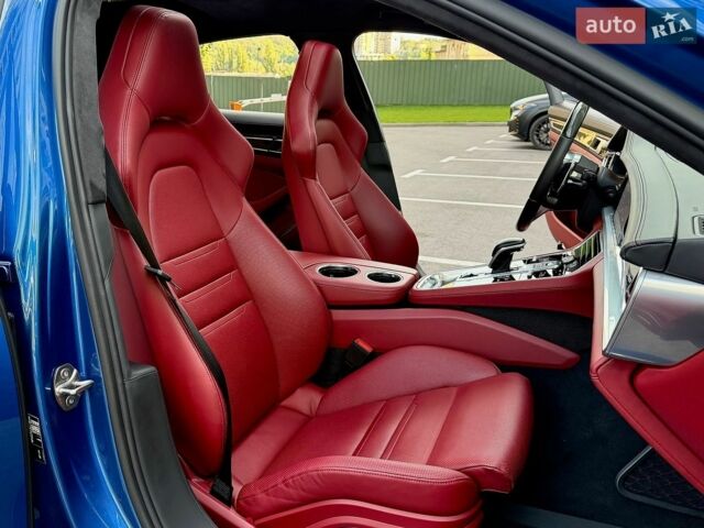 Синій Порше Panamera, об'ємом двигуна 4 л та пробігом 66 тис. км за 92000 $, фото 38 на Automoto.ua