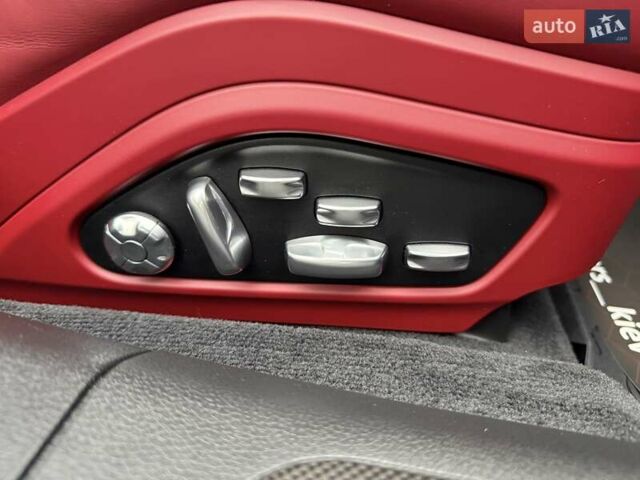 Синий Порше Панамера, объемом двигателя 4 л и пробегом 64 тыс. км за 79990 $, фото 57 на Automoto.ua