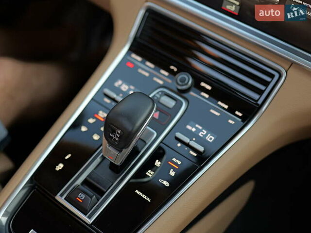 Синій Порше Panamera, об'ємом двигуна 2.89 л та пробігом 57 тис. км за 75000 $, фото 125 на Automoto.ua